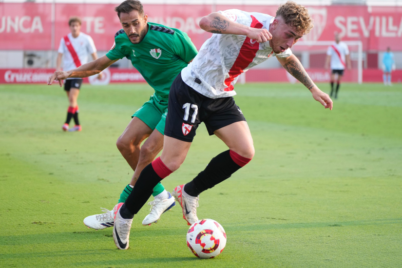 Imagen de Darío frente al Antequera CF