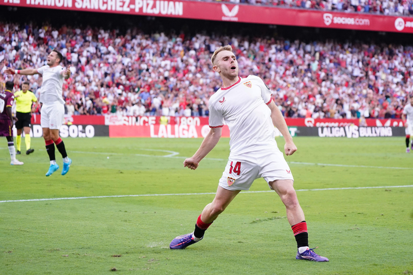 Peque celebra en el Sánchez-Pizjuán