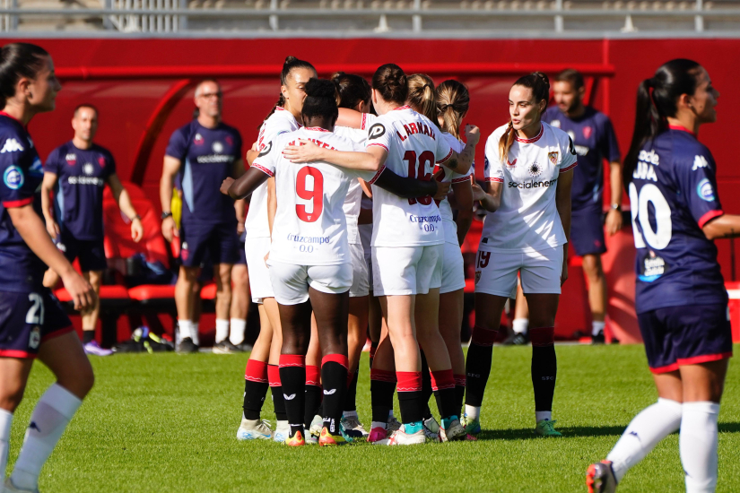 Celebración de gol del Femenino ante el RC Deportivo ABANCA