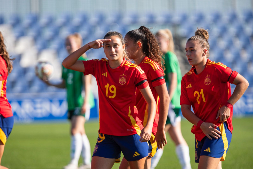 Alba Cerrato celebra su gol ante Irlanda del Norte