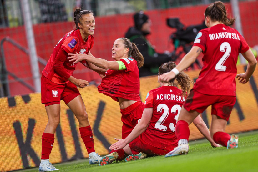 Natalia Padilla Bidas celebra su gol ante Austria