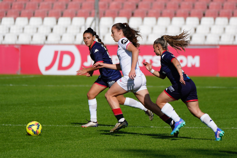 Lucía Corrales, en un partido con el Sevilla FC