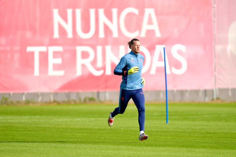 Nyland se ejercita en el entrenamiento de este viernes