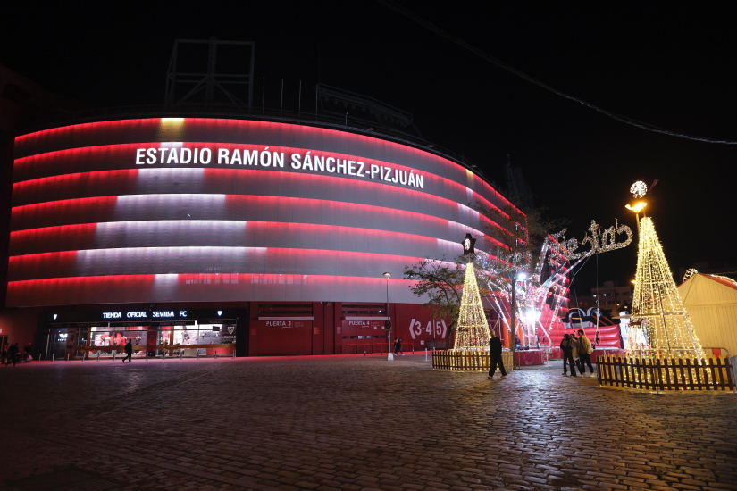 Iluminación de Navidad en el Ramón Sánchez-Pizjuán.