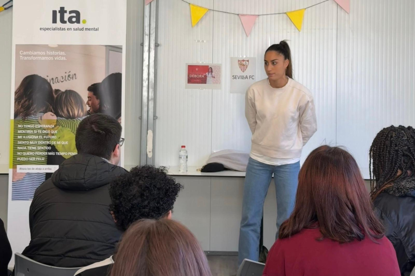 Débora García durante la charla en el Ita Argentona