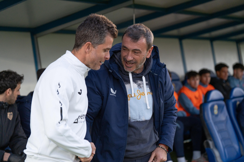 Imagen de Jesús Galván ante el Fuenlabrada