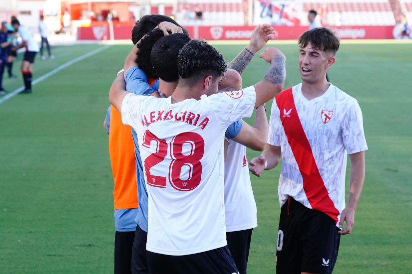El Sevilla Atlético celebra el último tanto de la temporada ante el Alcorcón