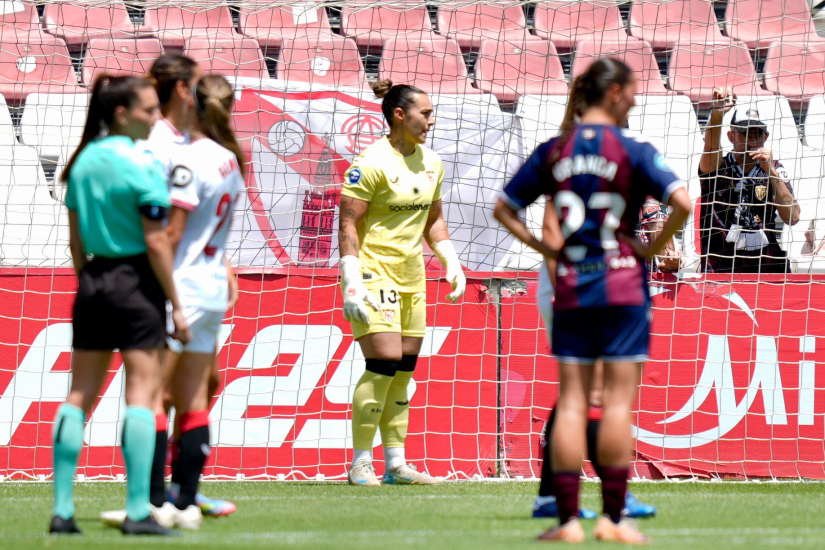 Yolanda Aguirre se despidió del fútbol en el encuentro ante la SD Eibar