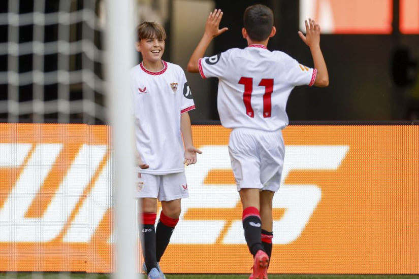 Celebración de gol de los sevillistas en Villarreal