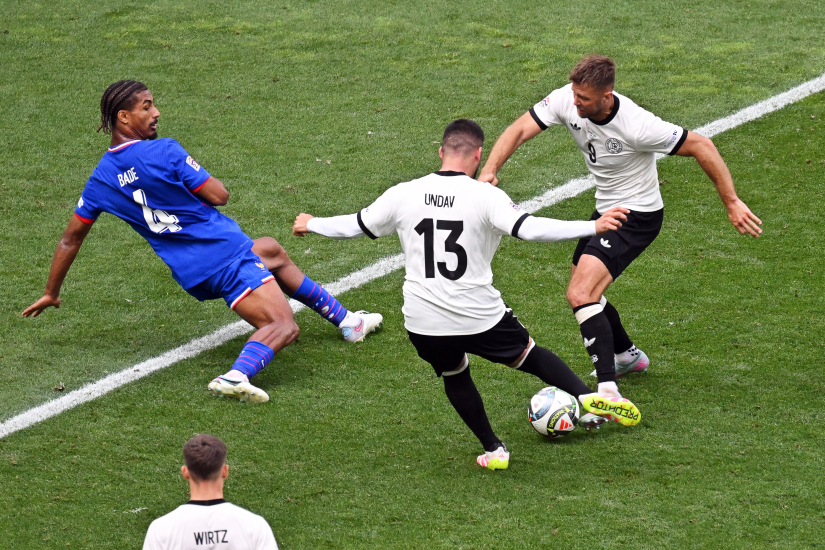 Loïc Badé, con la selección francesa