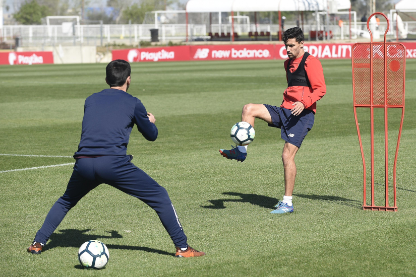 Jesus navas hot sale new balance