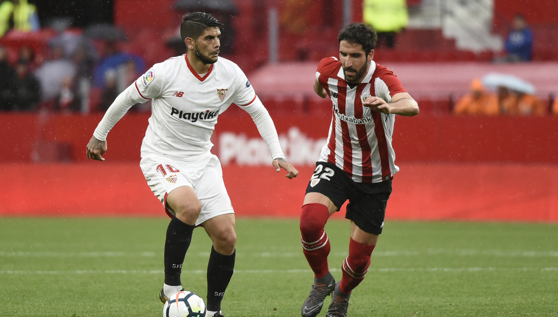 Banega del Sevilla FC ante el Athletic Club