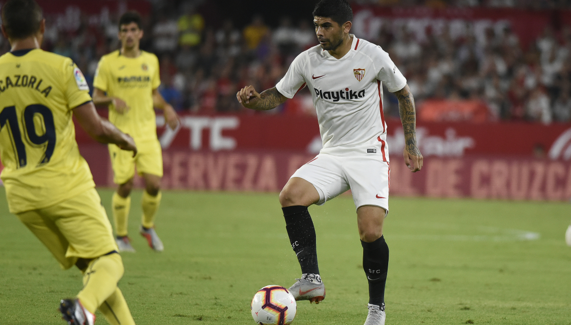 Banega ante el Villarreal