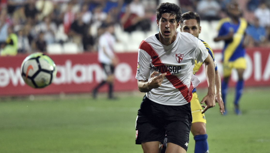 Carlos Fdez en un partido con el Sevilla Atlético en Segunda A