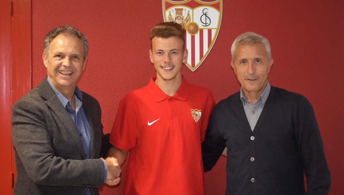 Javi Vázquez renueva su contrato