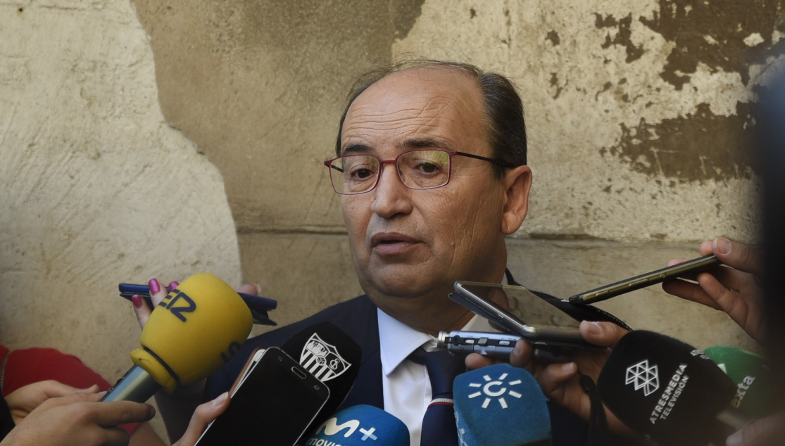 El presidente José Castro atiende a los medios