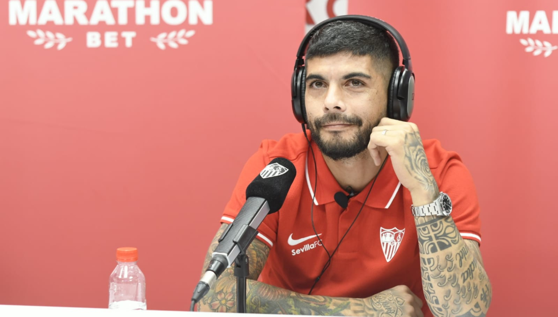 Éver Banega en los estudios de SFC Radio