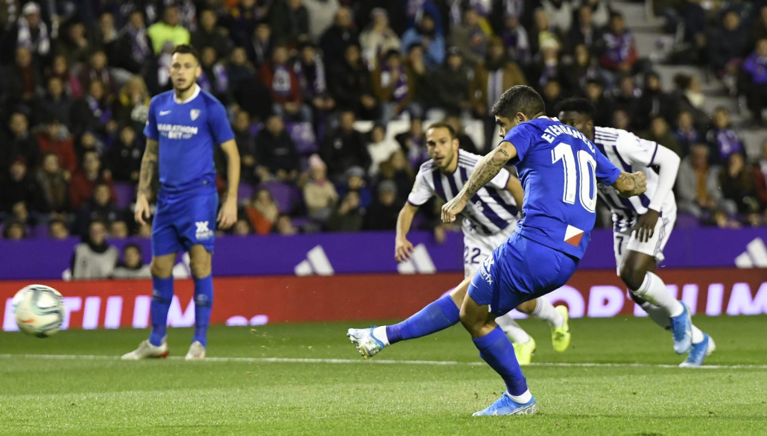 Banega lanza el penalti de la victoria en Valladolid