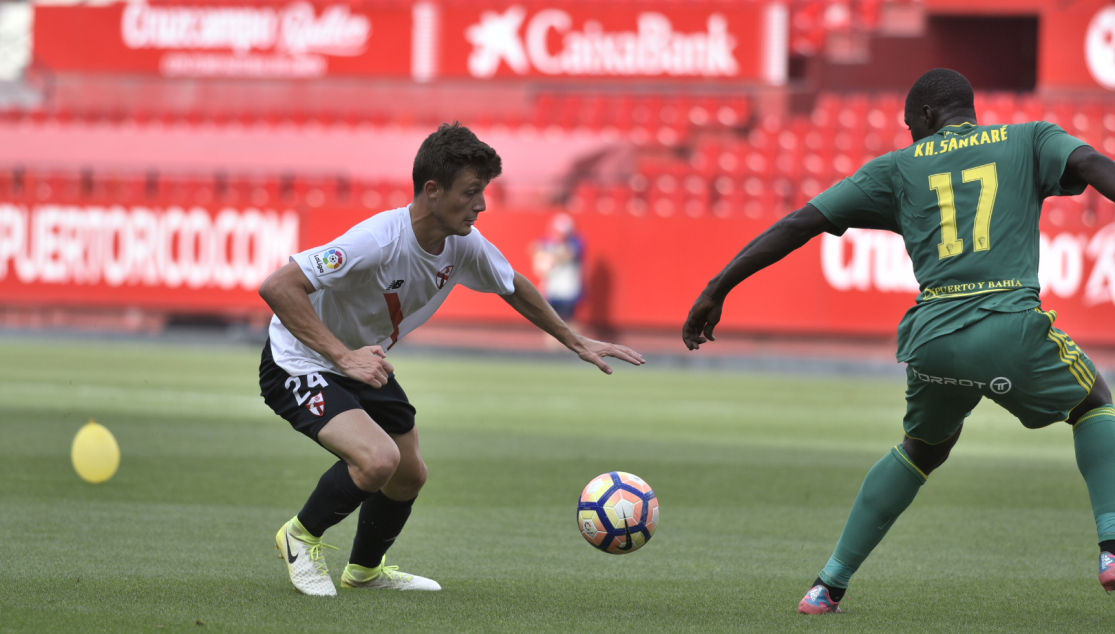 Marc Gual del Sevilla Atlético ante el Cádiz CF