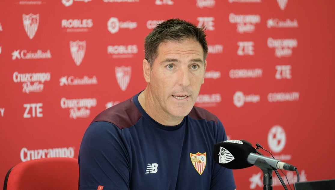 Eduardo Berizzo en sala de prensa