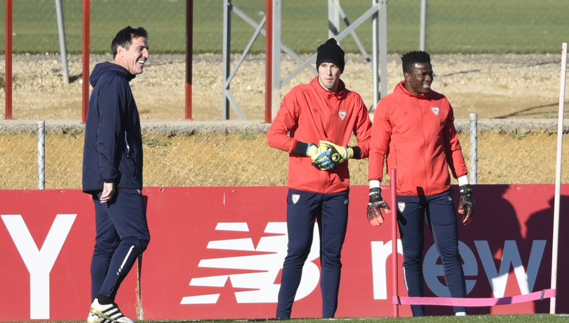 Berizzo dirige la sesión de entrenamiento