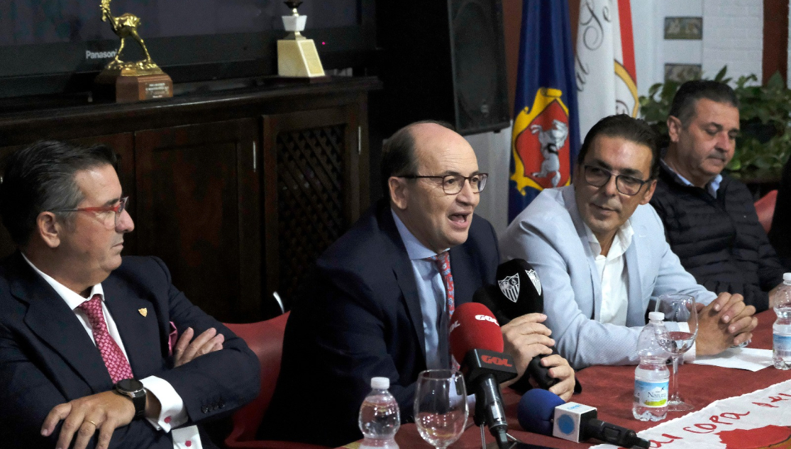 El presidente Castro, en la peña sevillista Aruncitana de Morón