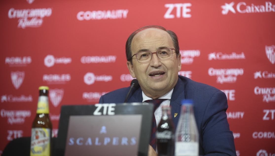 El presidente José Castro en sala de prensa