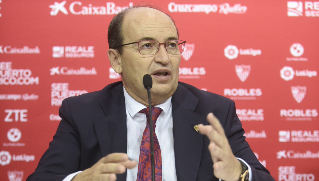 José Castro en la presentación con Philips