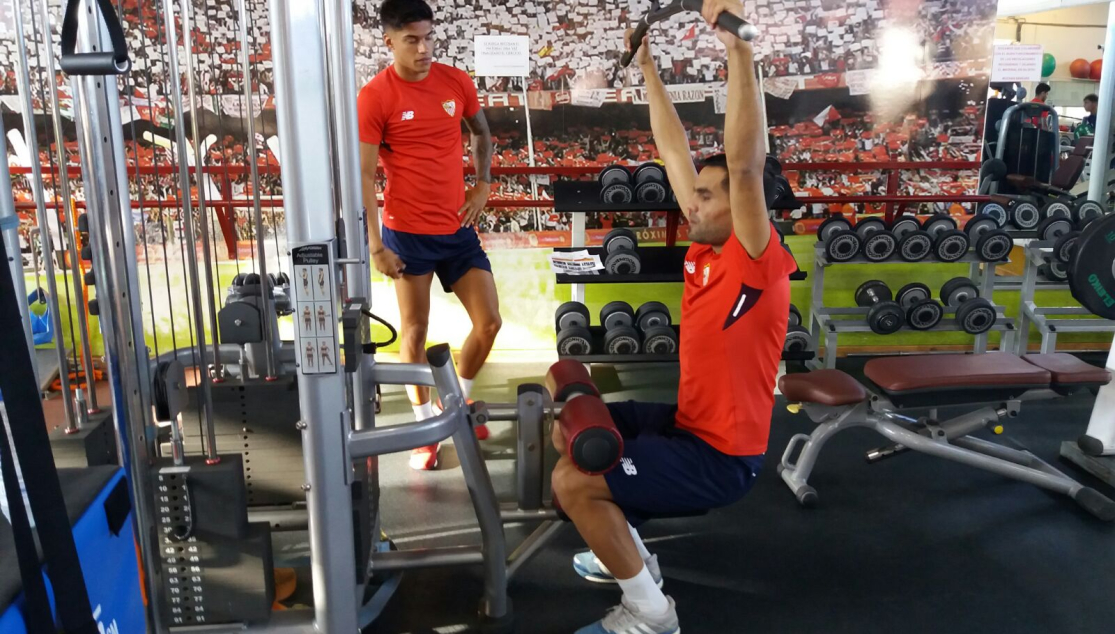 Mercado y Correa en el gimnasio