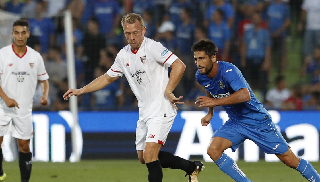 Krohn Dehli en una acción ante el Getafe CF