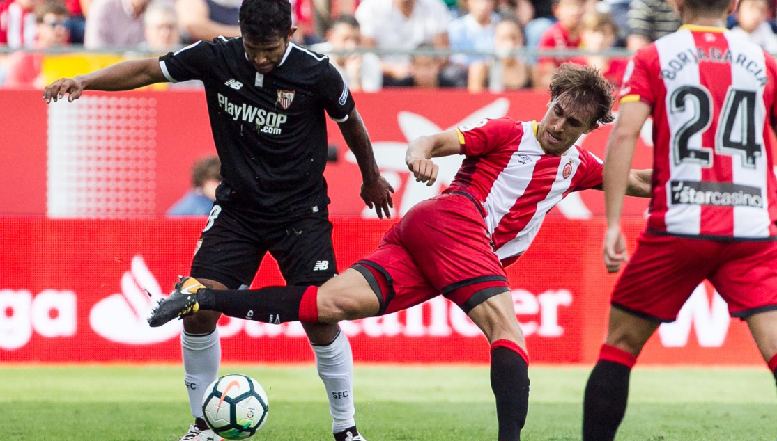 Montoya del Sevilla FC ante el Girona