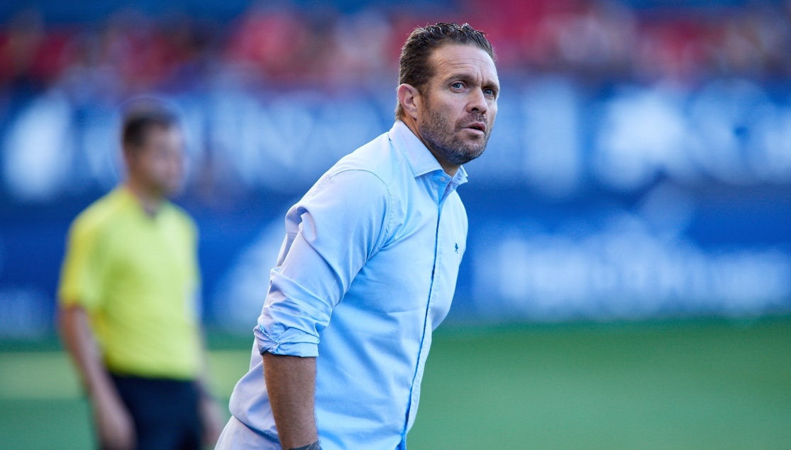 Luis García Tevenet en el partido ante Osasuna 