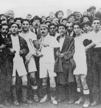 Joueurs du Sevilla FC avec la Coupe d'Andalousie