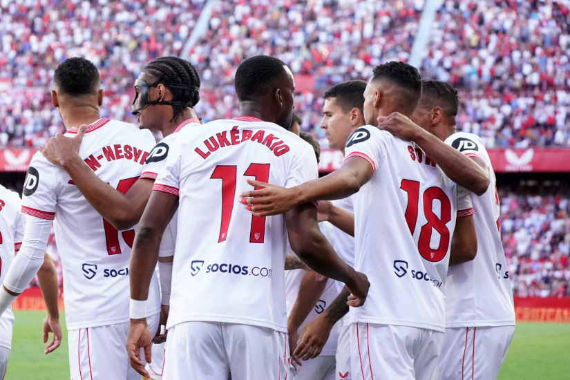 El Sevilla FC celebra su victoria ante el Almería