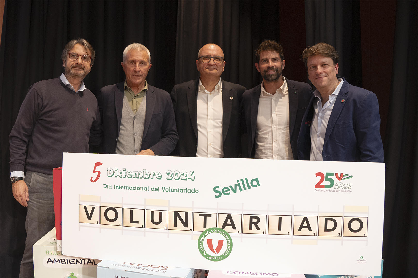 Foto de familia de la Gala de Voluntariado 2024.