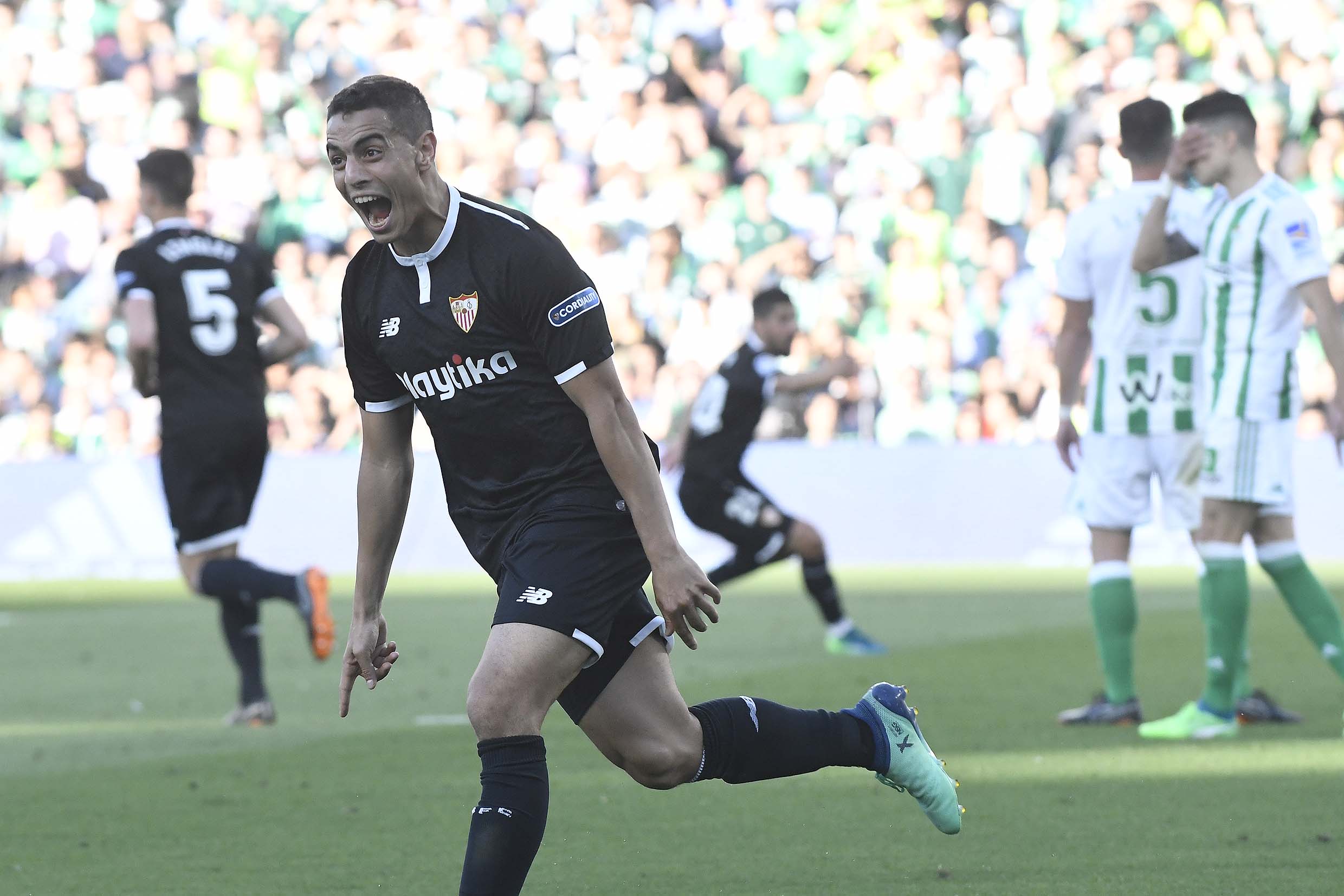 Ben Yedder celebra el gol del empate