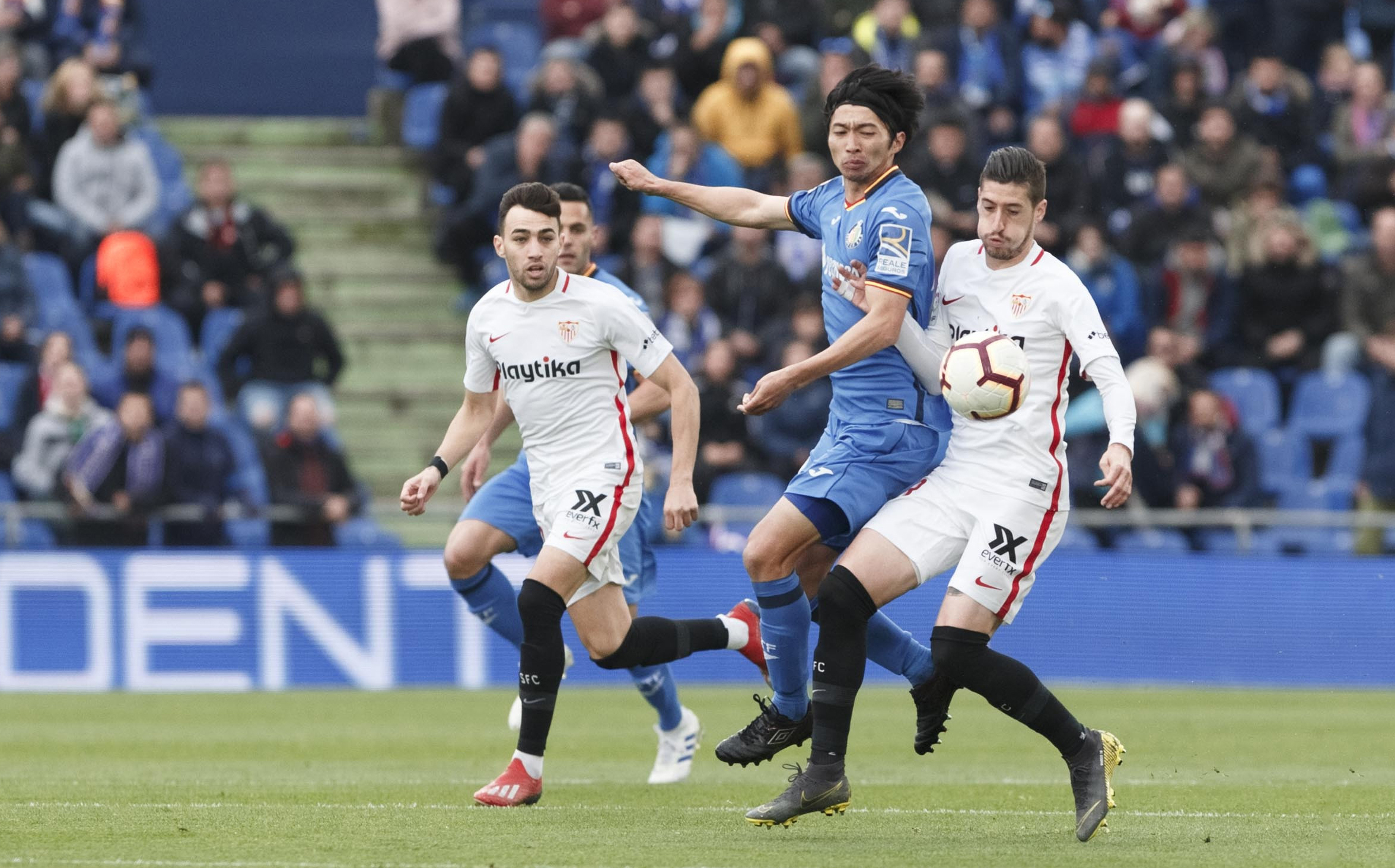 Escudero del Sevilla FC ante el Getafe CF