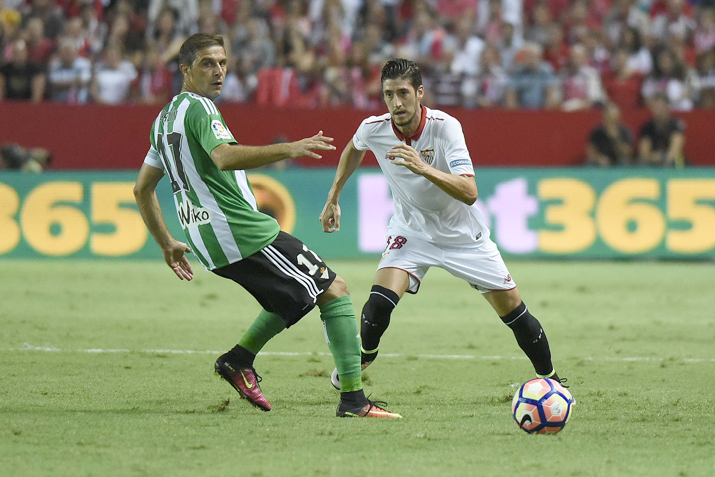 Escudero en el Sevilla FC-Real Betis 