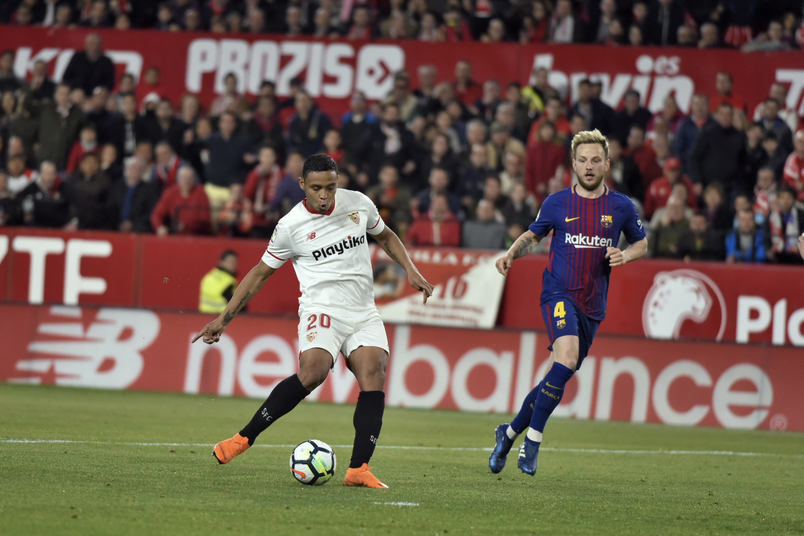 Muriel del Sevilla FC ante el FC Barcelona