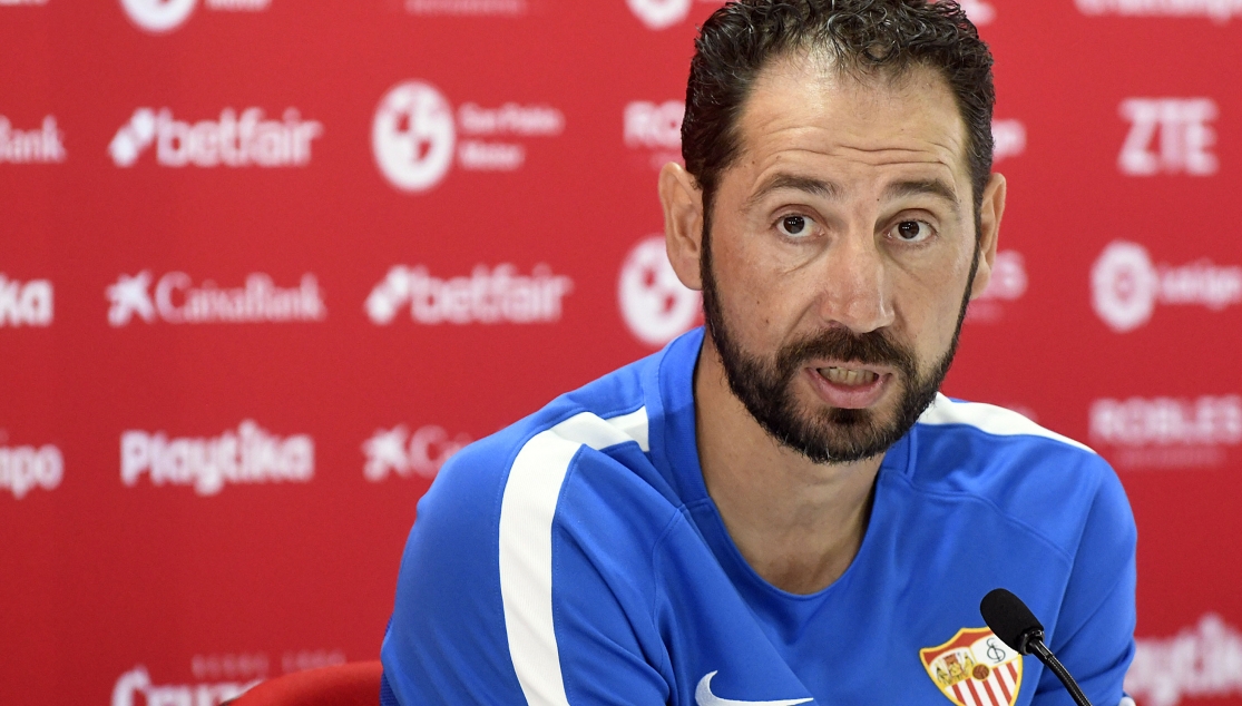 Pablo Machín en la rueda de prensa previa al partido ante el SD Huesca 