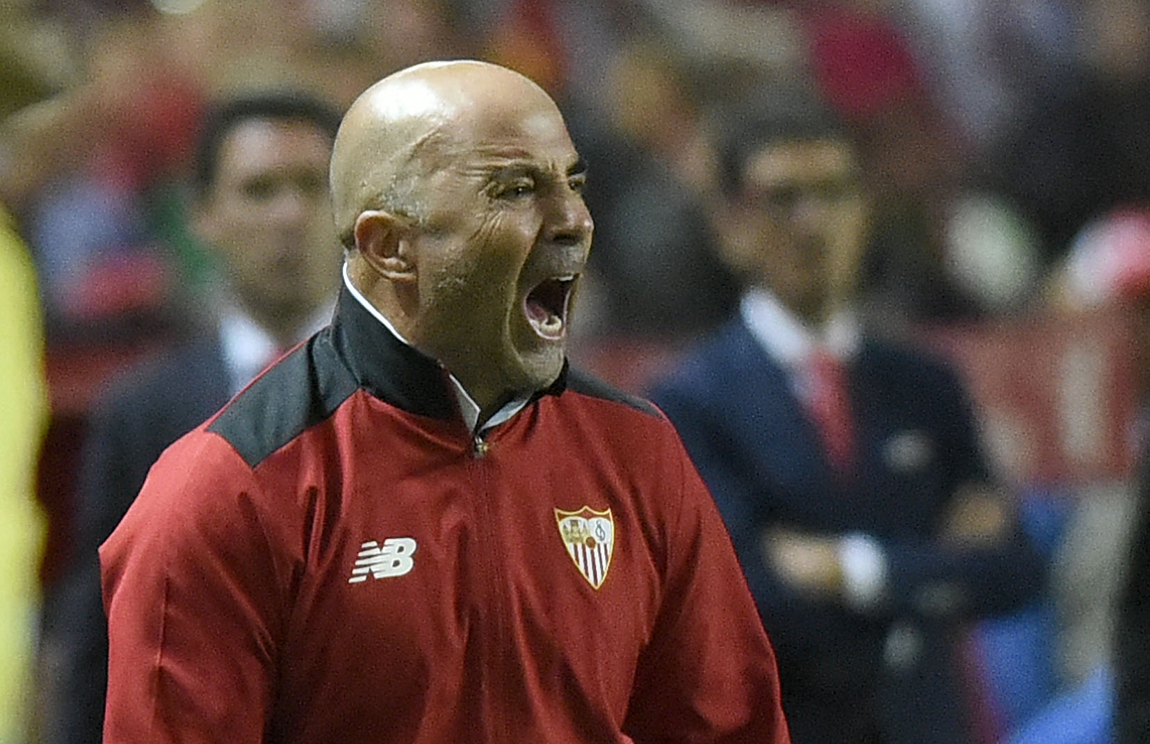 Sampaoli da indicaciones en el Sevilla FC-Real Sociedad