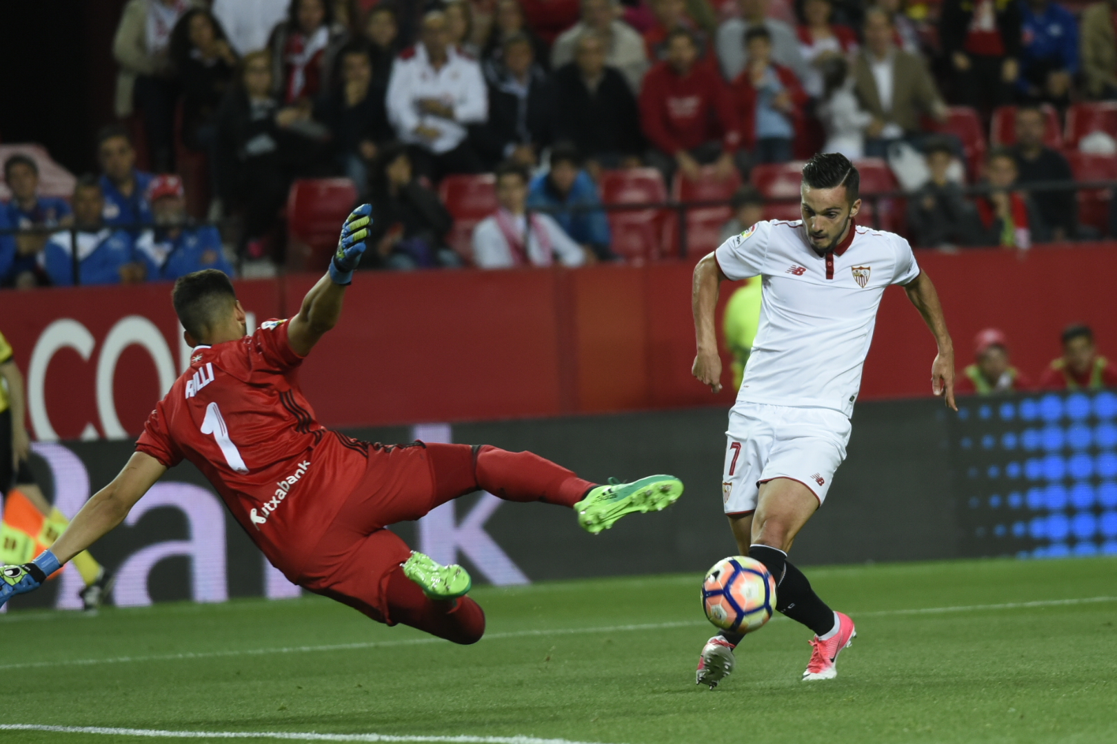 Sarabia en el partido Sevilla FC-Real Sociedad