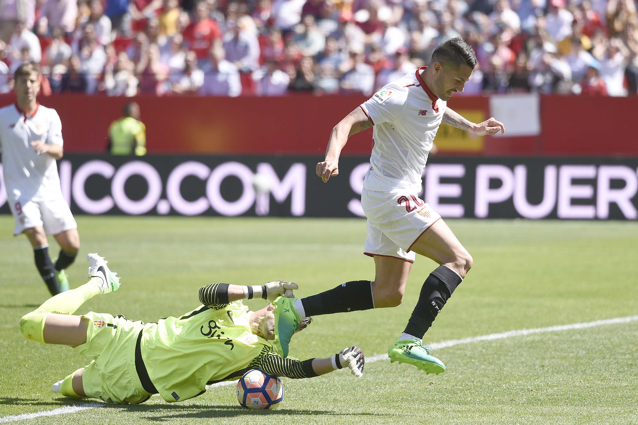  Vitolo en el Sevilla FC-Sporting