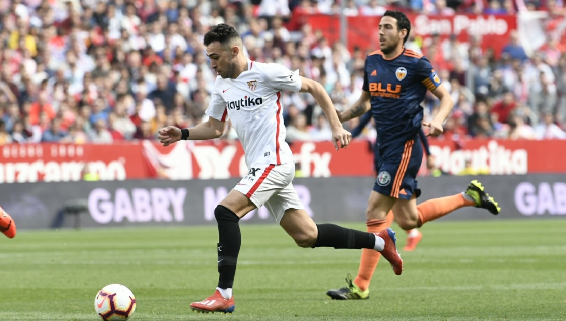 Munir en una acción ante el Valencia CF