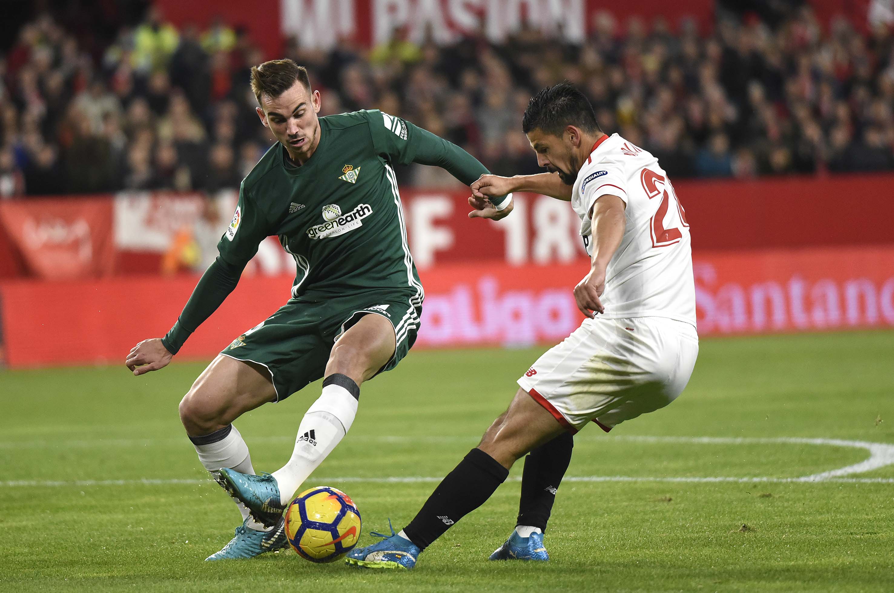 Nolito del Sevilla FC ante el Betis