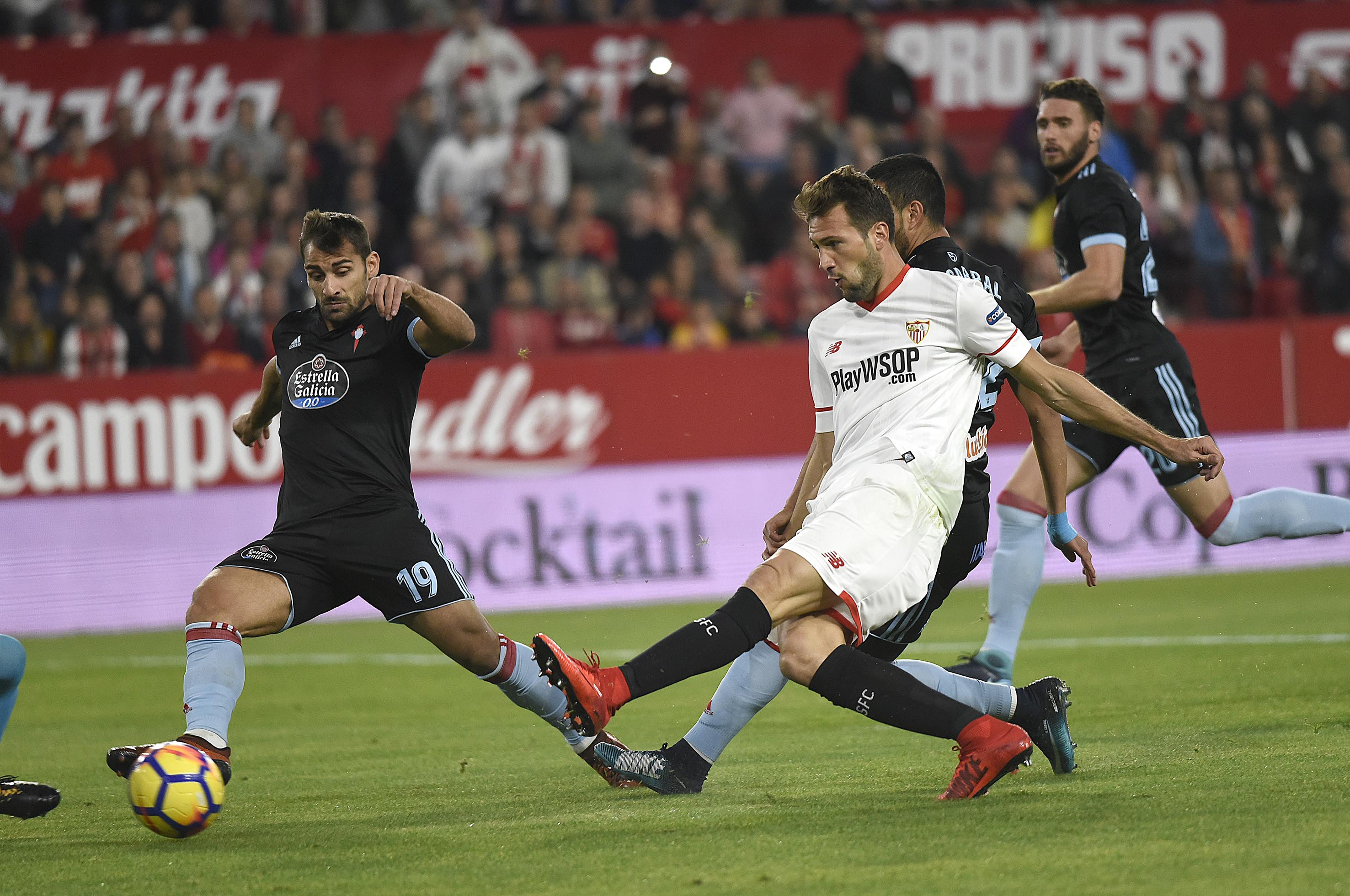 Franco Vázquez del Sevilla FC ante el Celta de Vigo