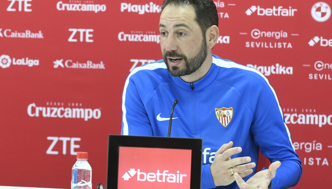 Machín en rueda de prensa previa al Eibar 