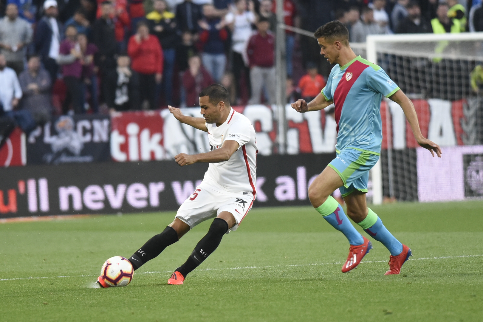 Gabi Mercado ante el Rayo Vallecano 