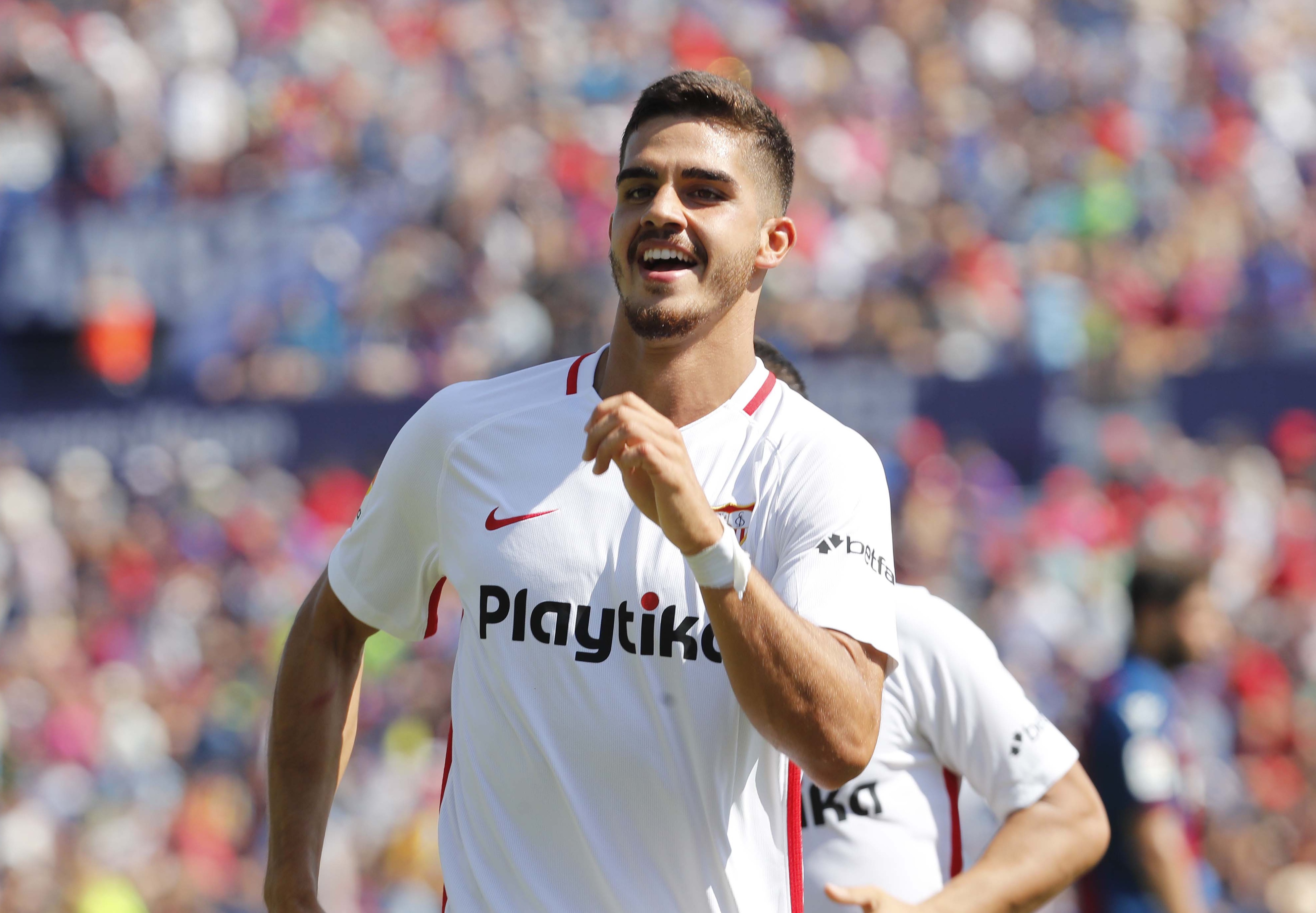 André Silva anotó ante el Levante