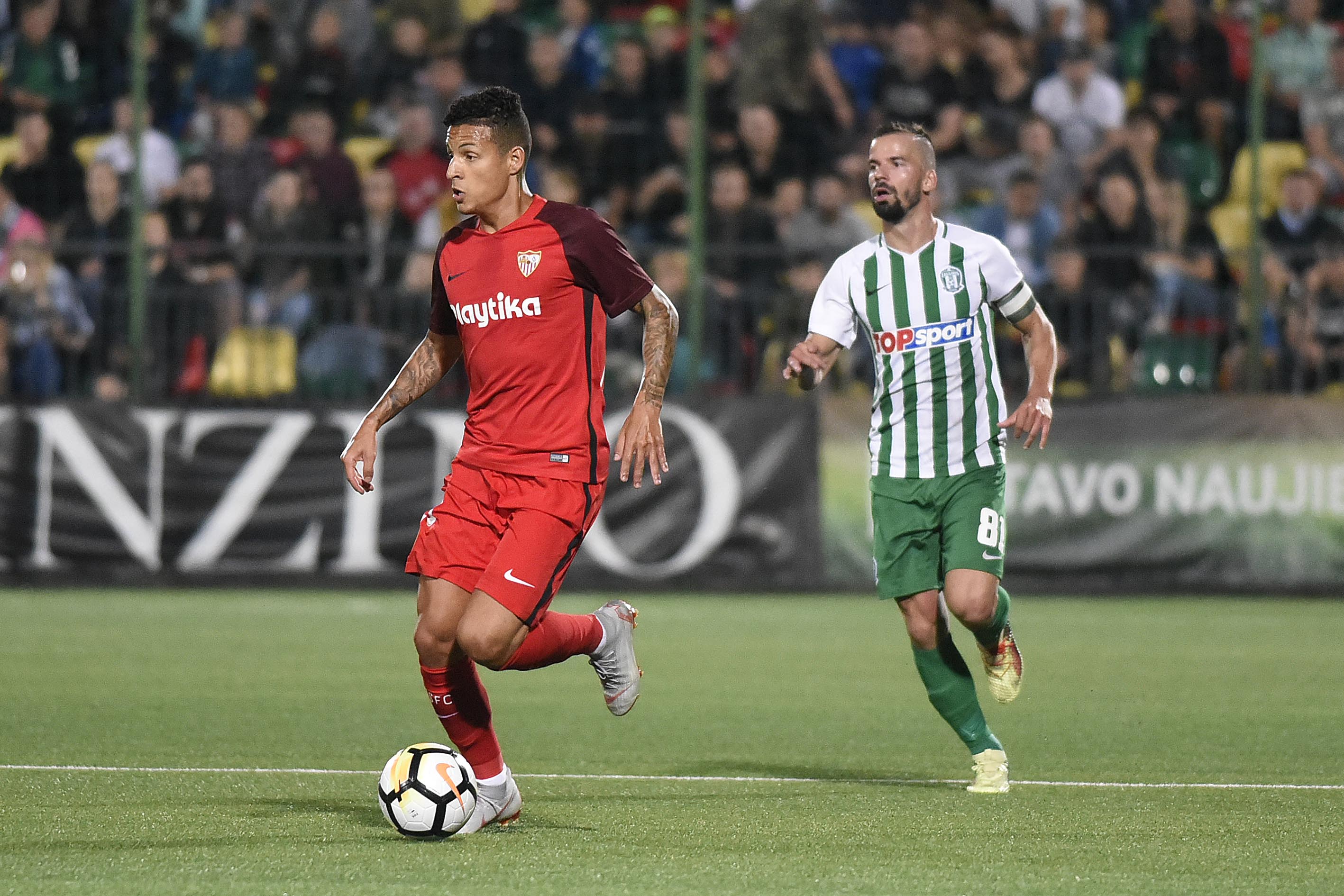 Arana del Sevilla FC ante el Zalgiris